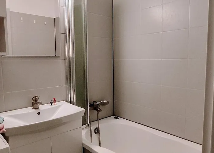 Apartamento Lovely In A Quiet Area Poznan